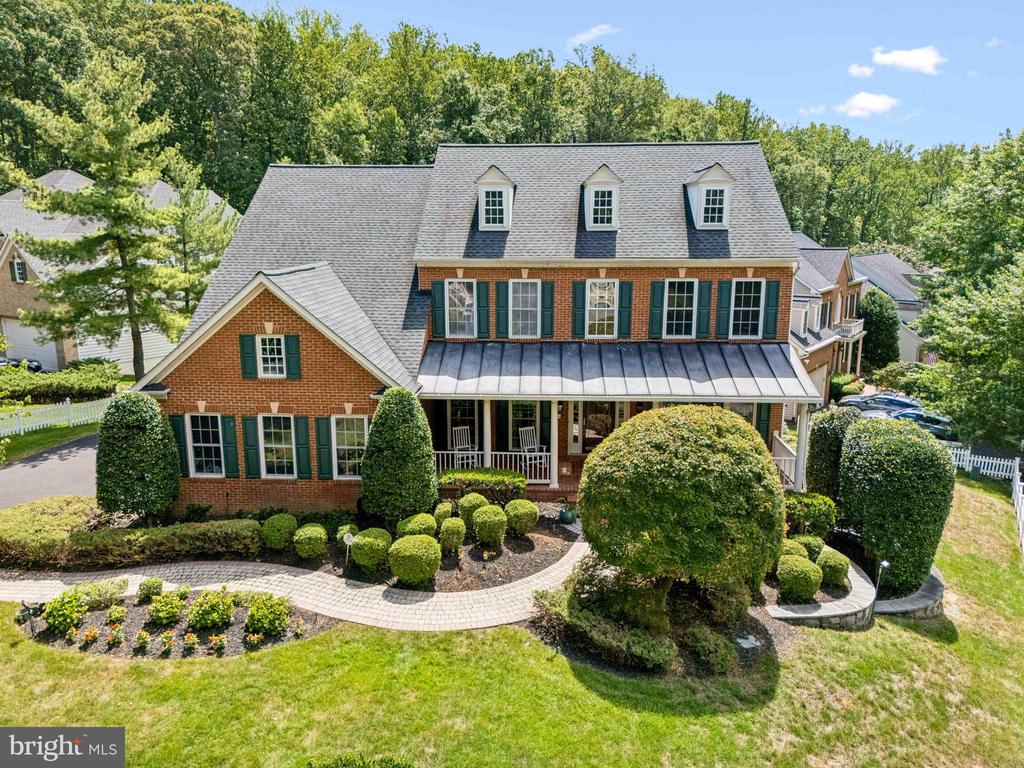 1719 WORTHY COURT