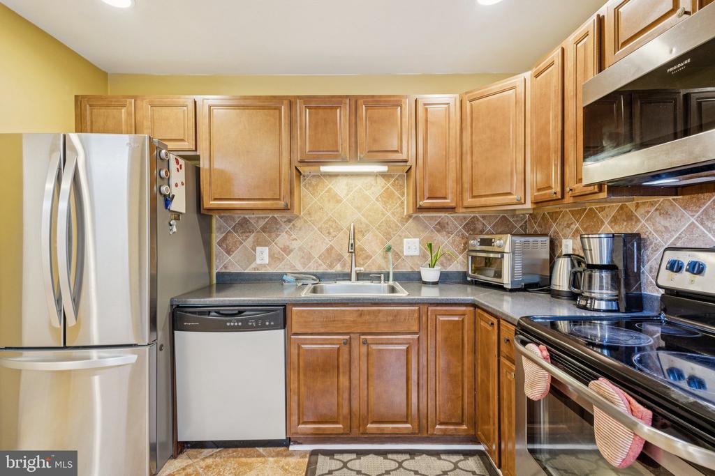 4689 JOANNA COURT
