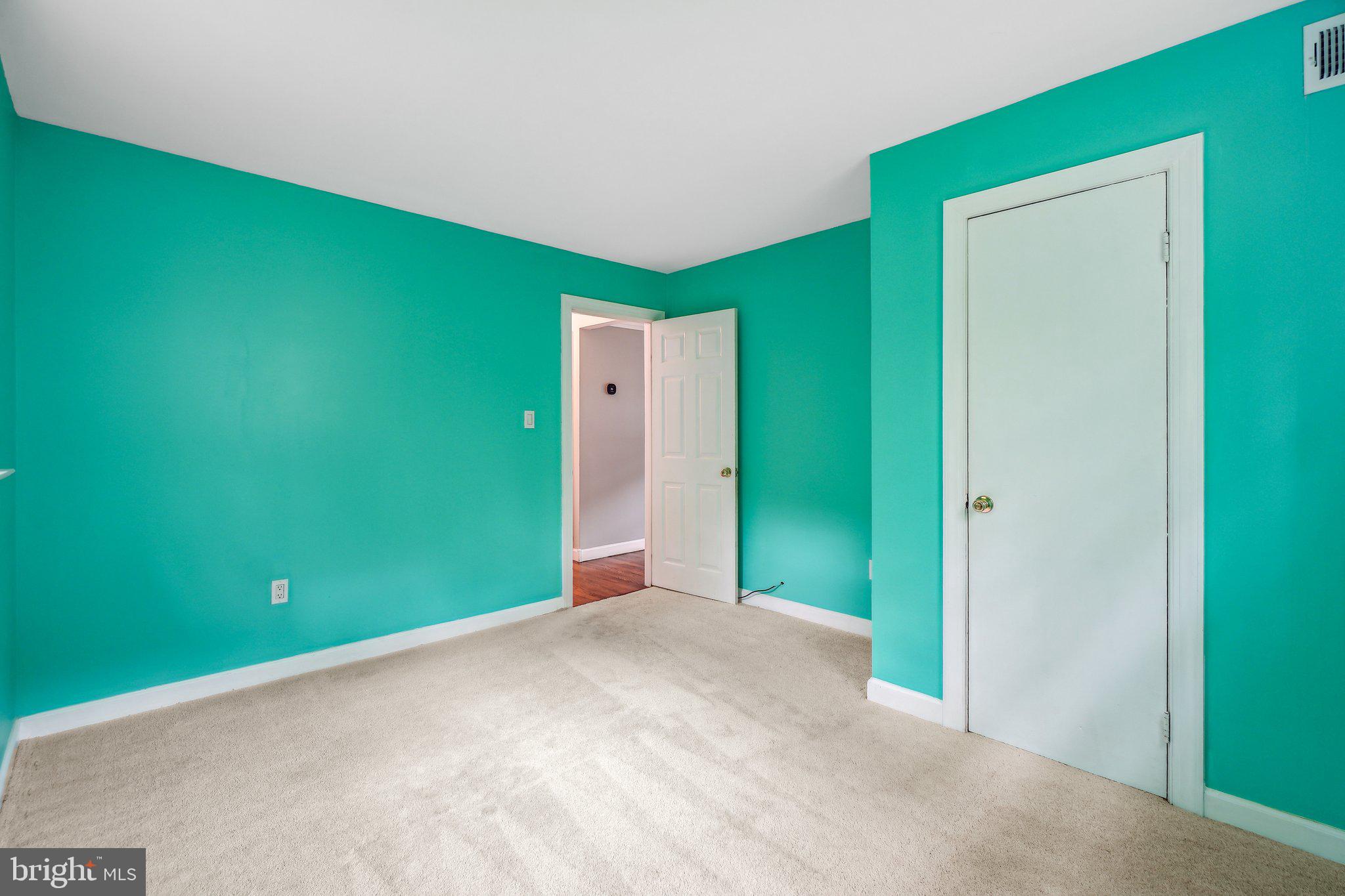4006 DUBOIS COURT