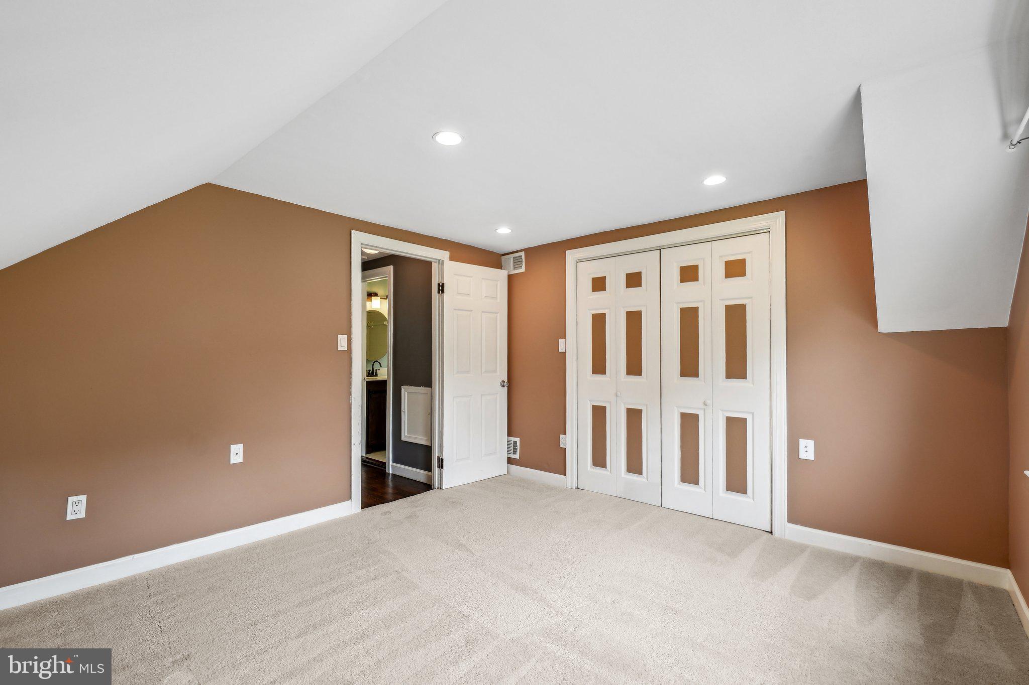 4006 DUBOIS COURT