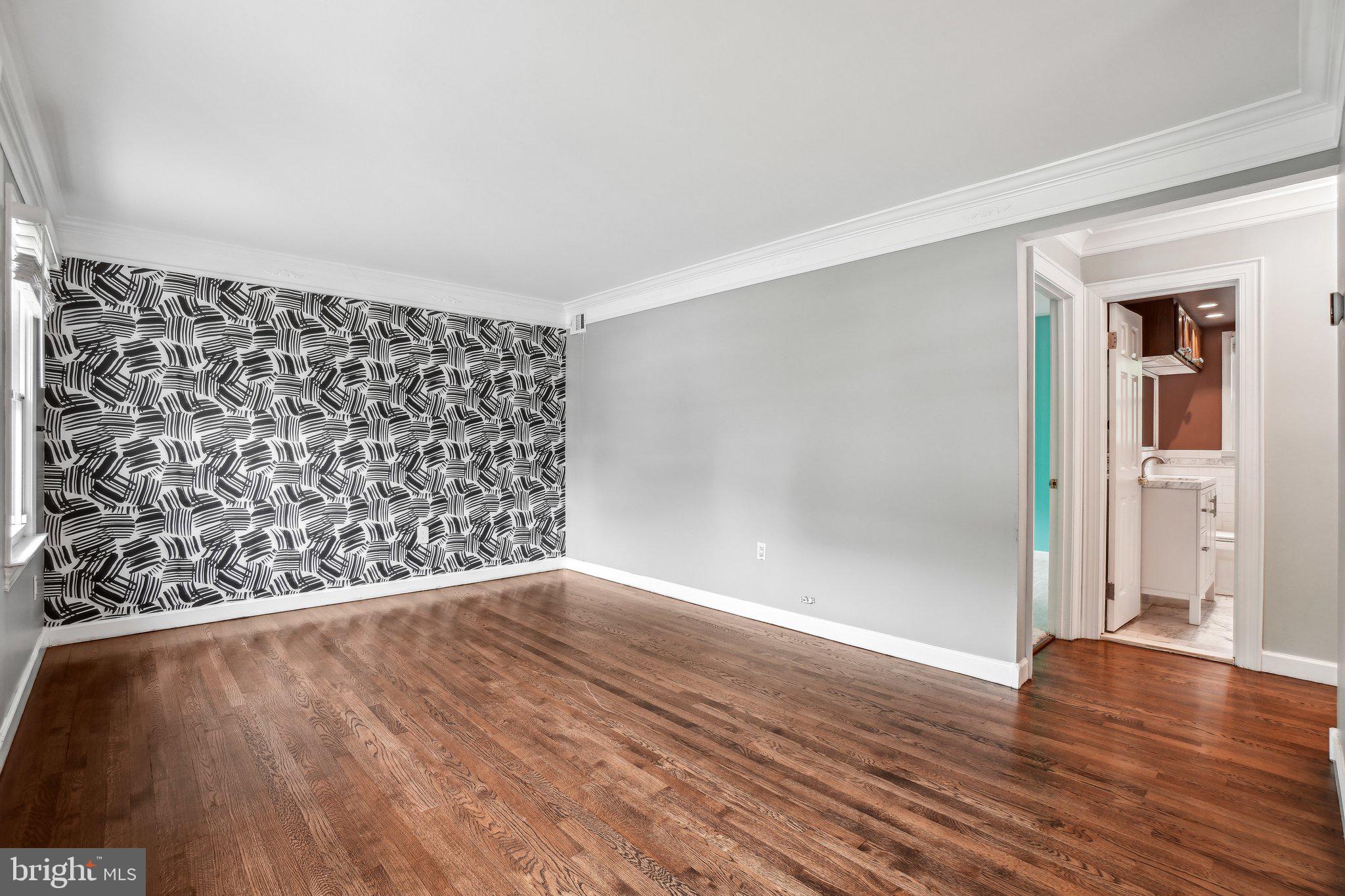 4006 DUBOIS COURT