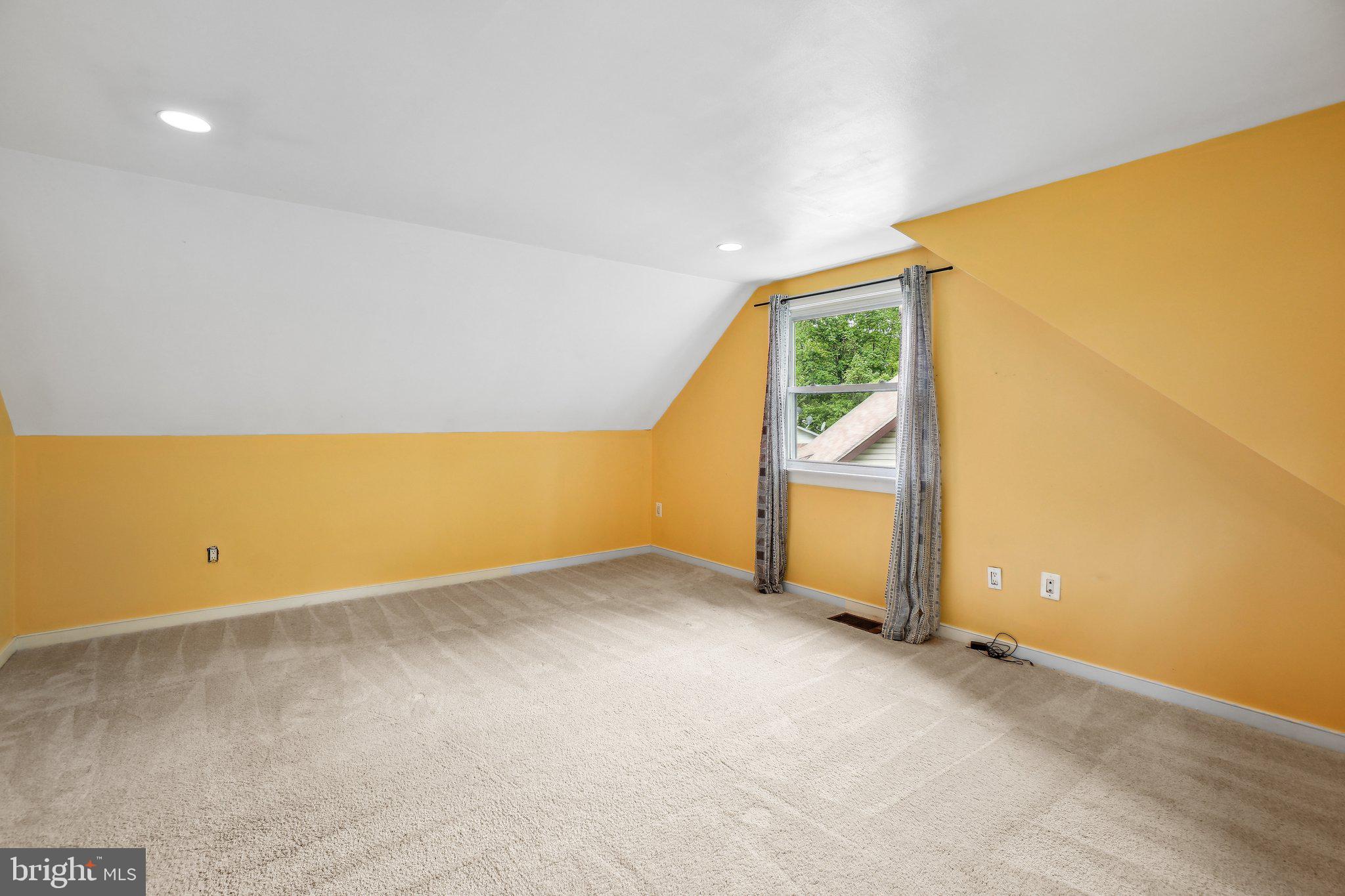 4006 DUBOIS COURT