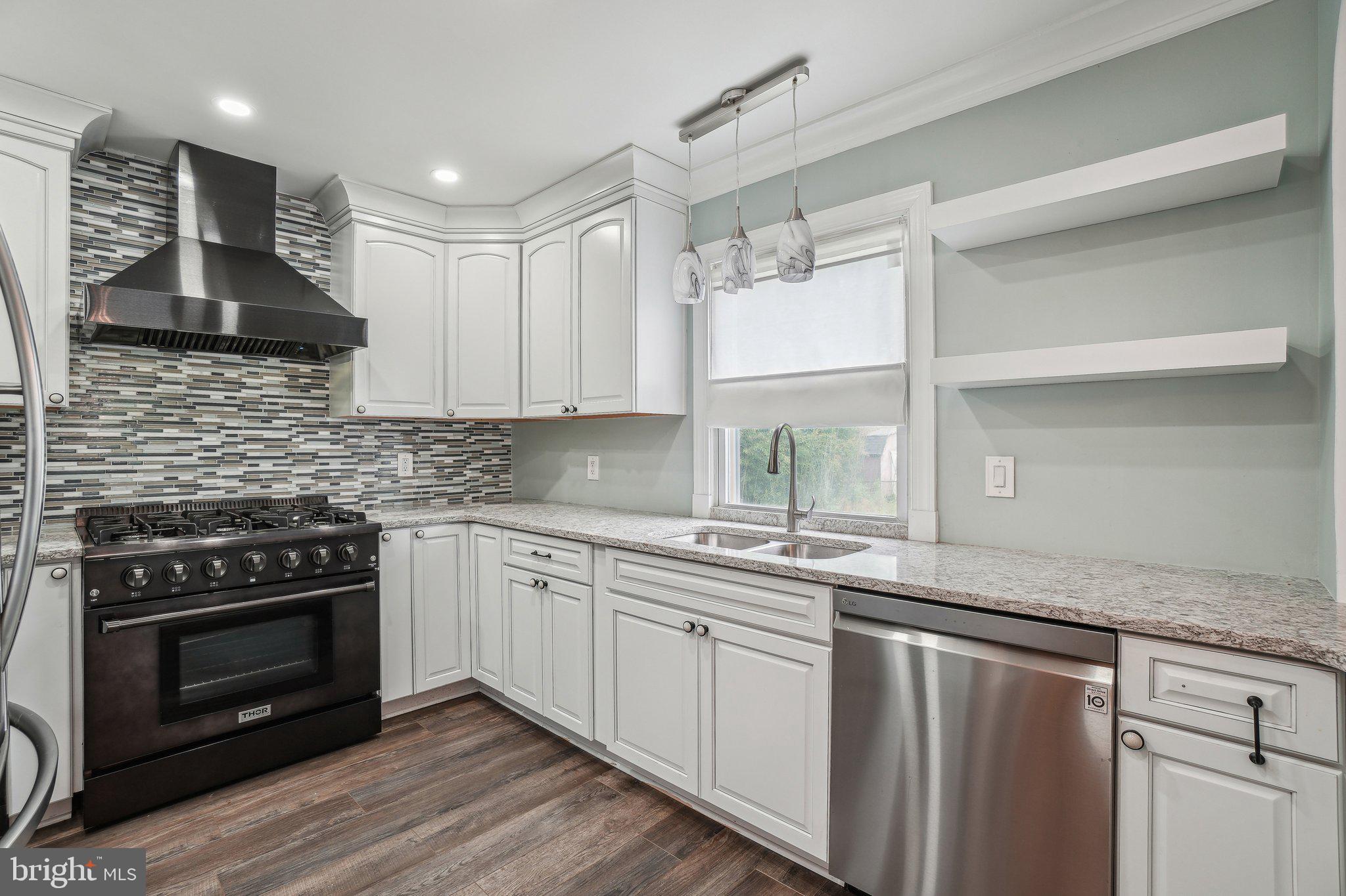 4006 DUBOIS COURT