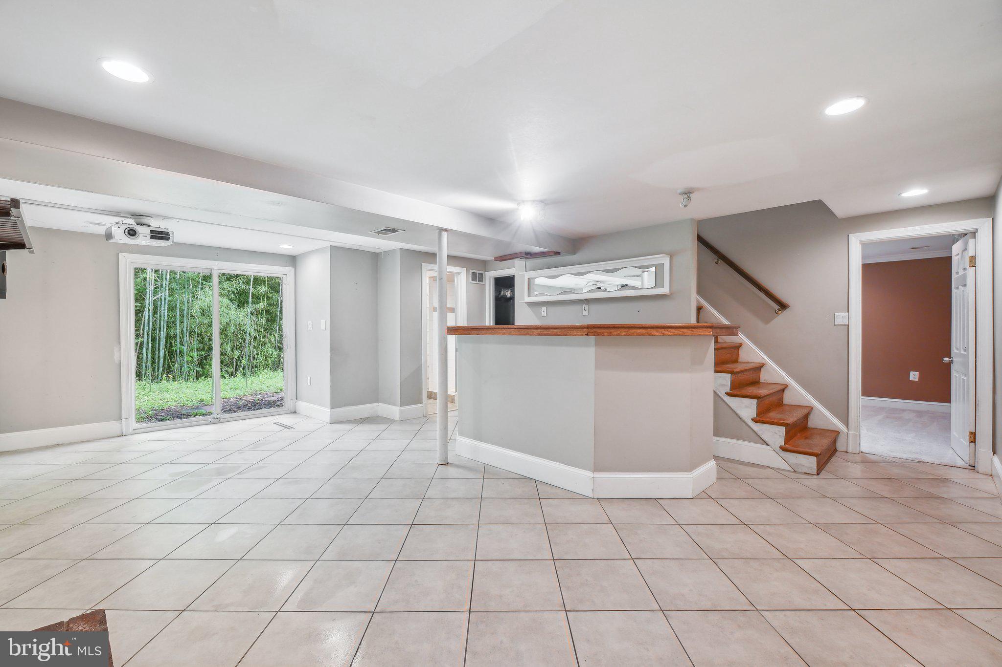 4006 DUBOIS COURT