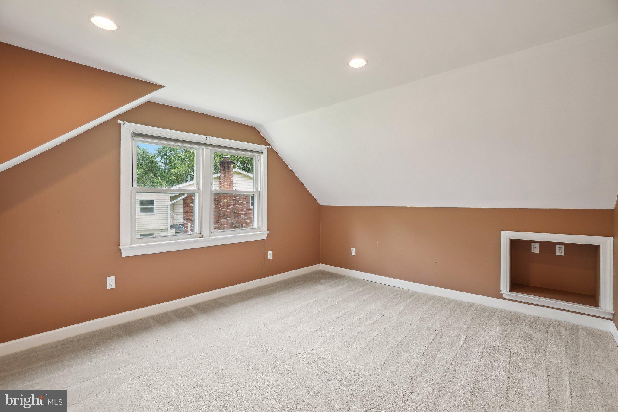 4006 DUBOIS COURT