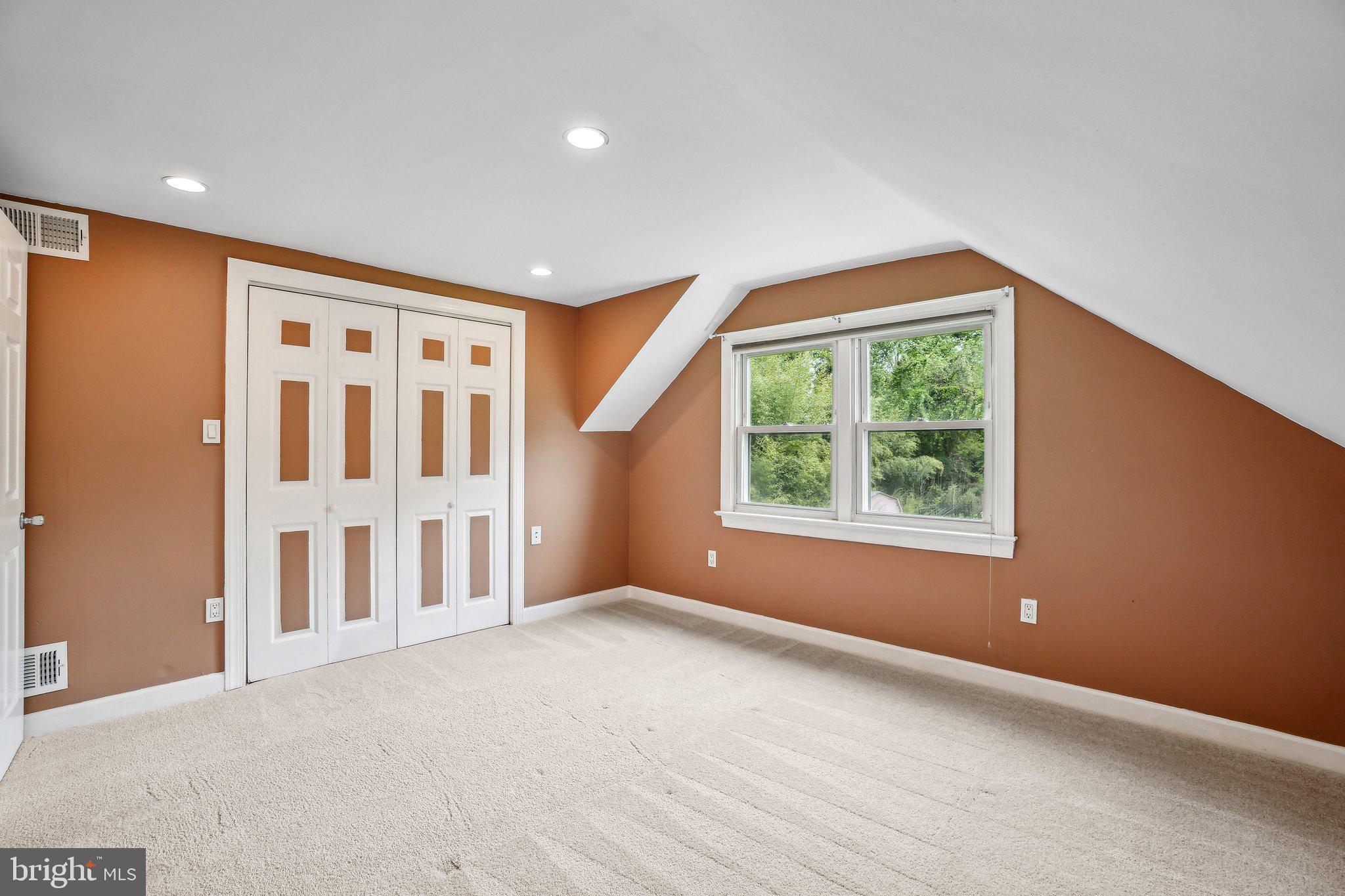 4006 DUBOIS COURT