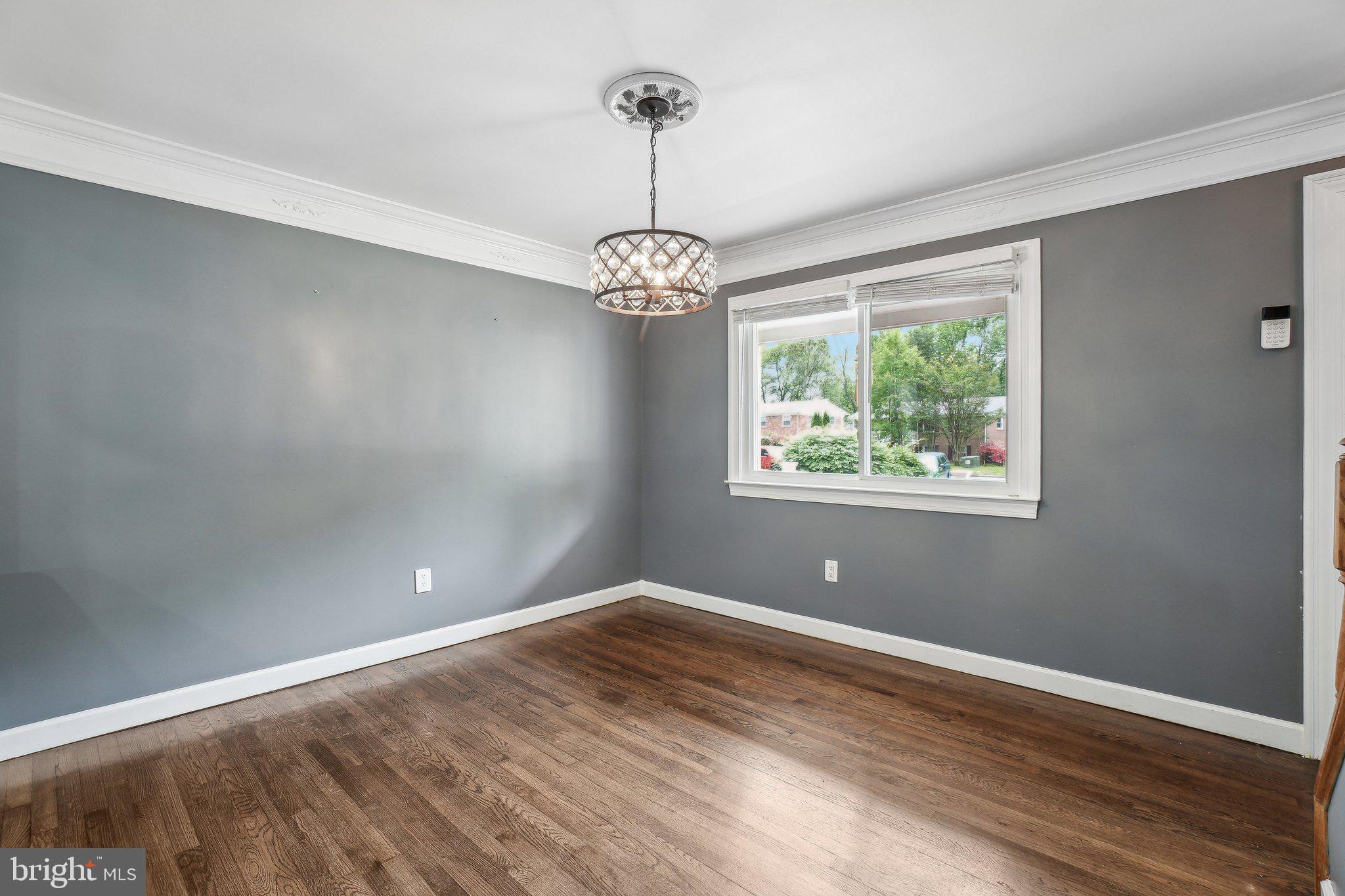 4006 DUBOIS COURT