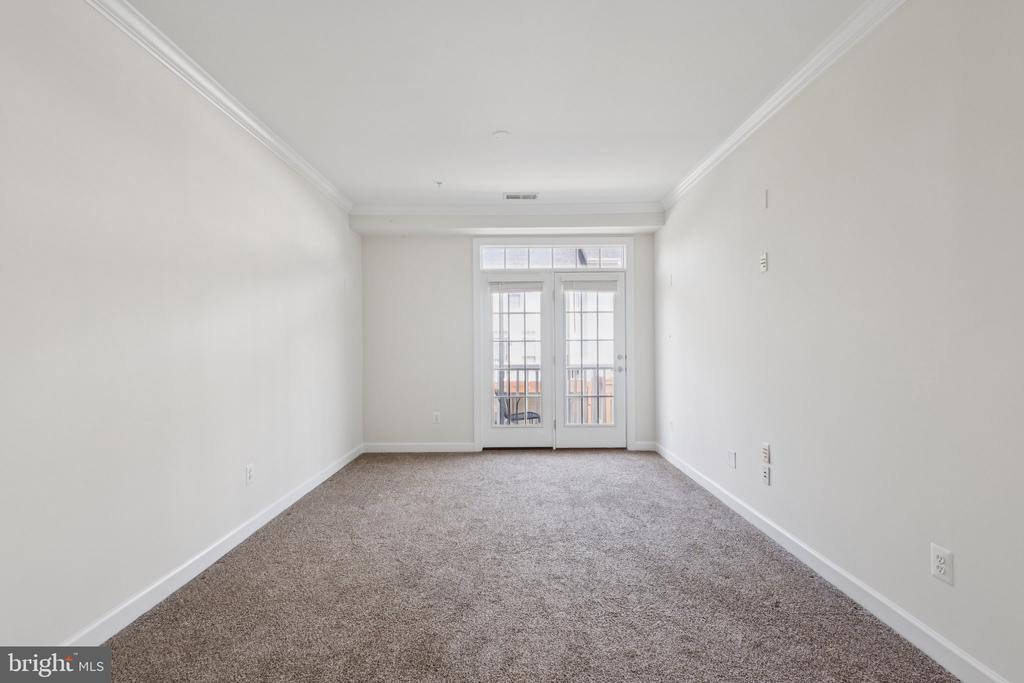 2576 EASTBOURNE DRIVE