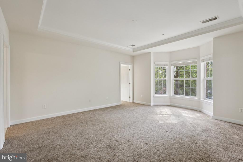 2576 EASTBOURNE DRIVE