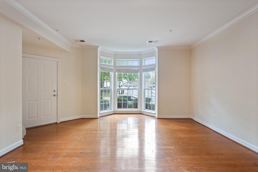 2576 EASTBOURNE DRIVE