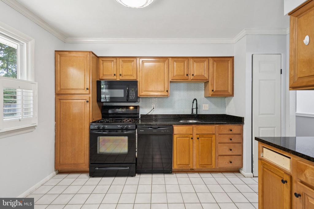 3925 FORGE DRIVE