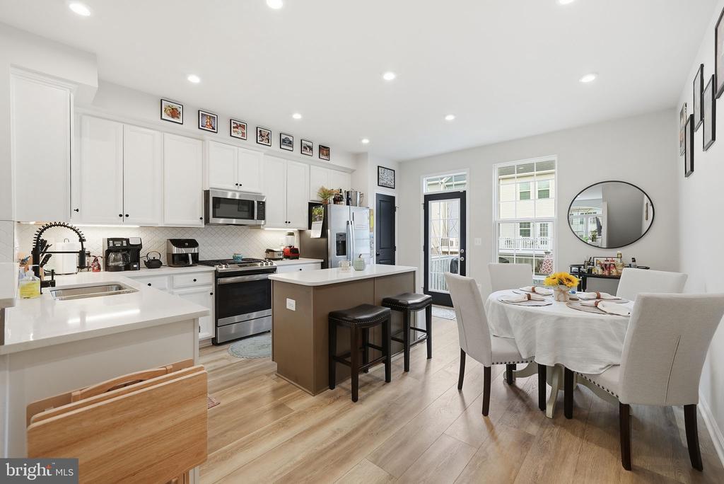 18363 REAPER HILL COURT