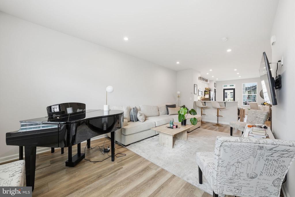 18363 REAPER HILL COURT