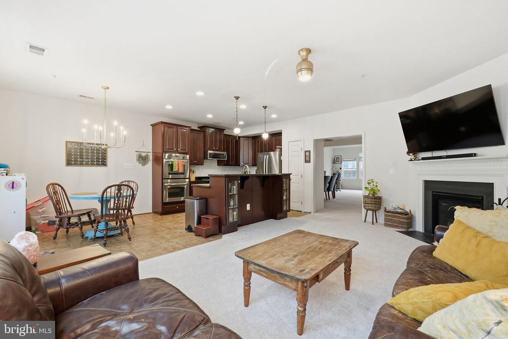 2551 EASTBOURNE DRIVE