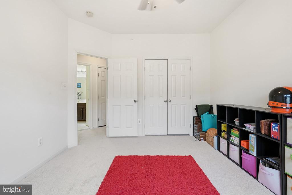 2551 EASTBOURNE DRIVE