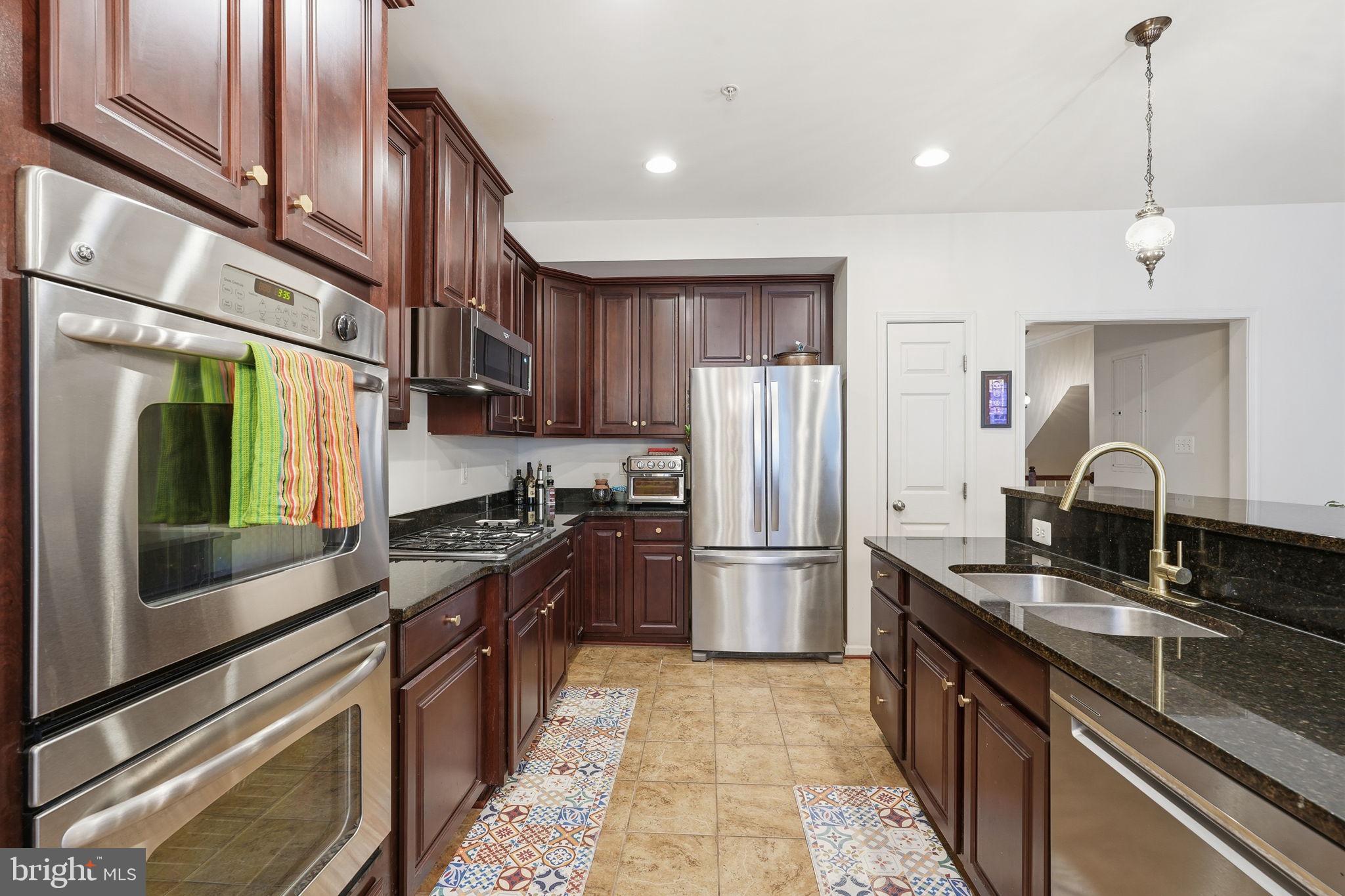 2551 EASTBOURNE DRIVE