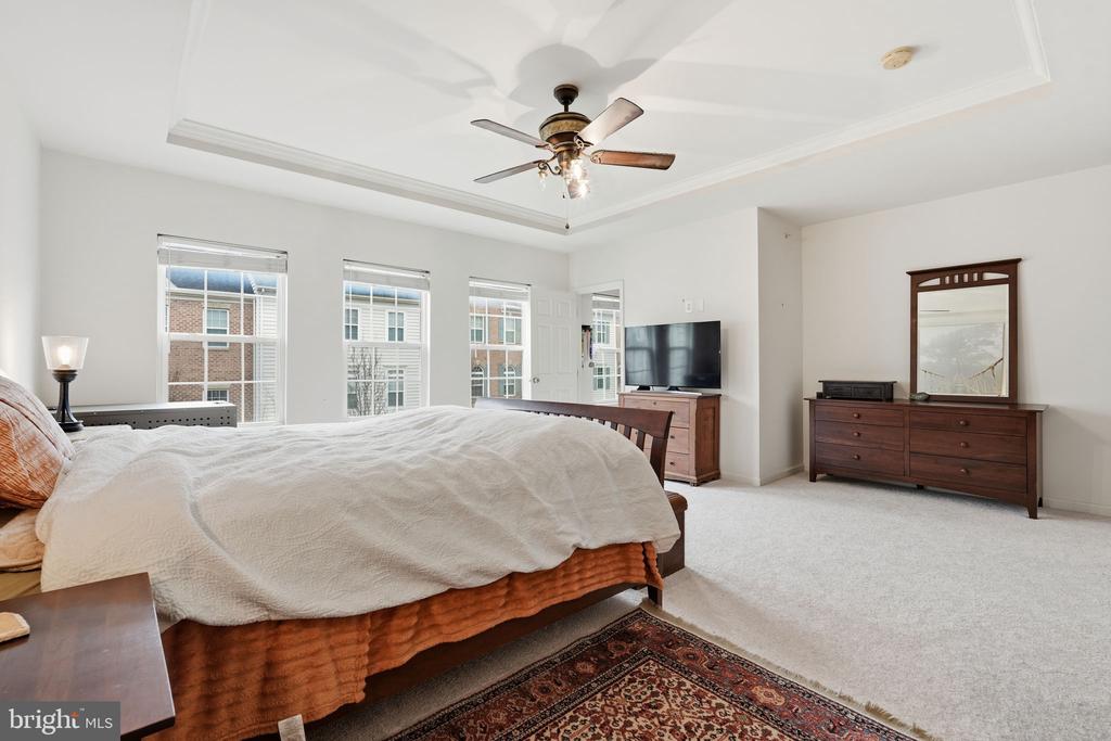 2551 EASTBOURNE DRIVE
