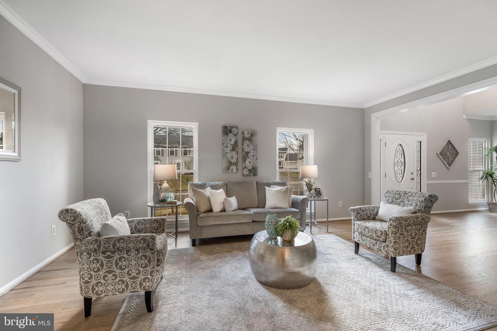 2796 MAPLE RIDGE DRIVE