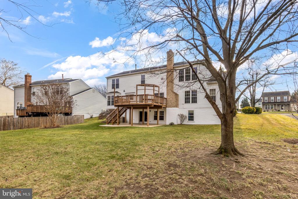 2796 MAPLE RIDGE DRIVE