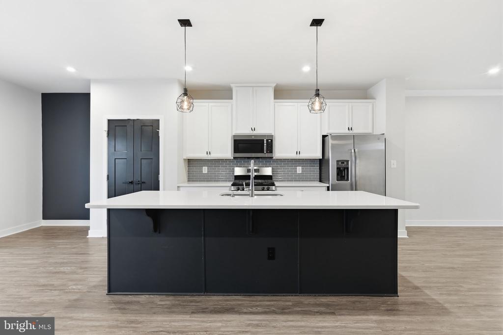 18091 RED CEDAR ROAD
