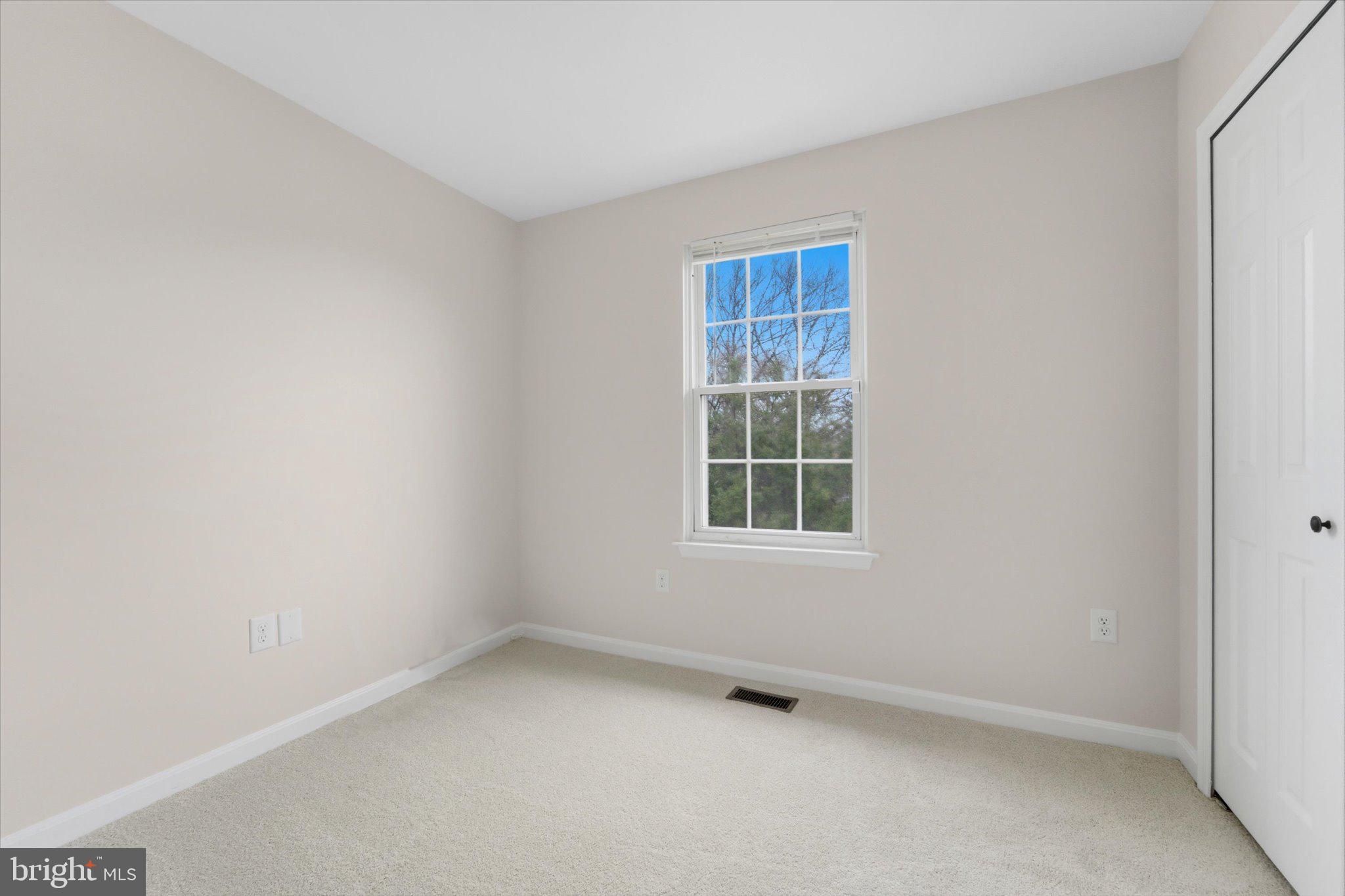7776 GATESHEAD LANE