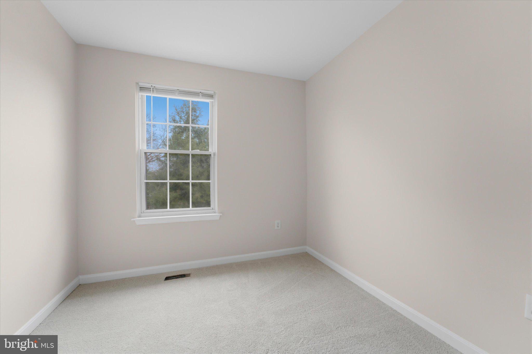 7776 GATESHEAD LANE