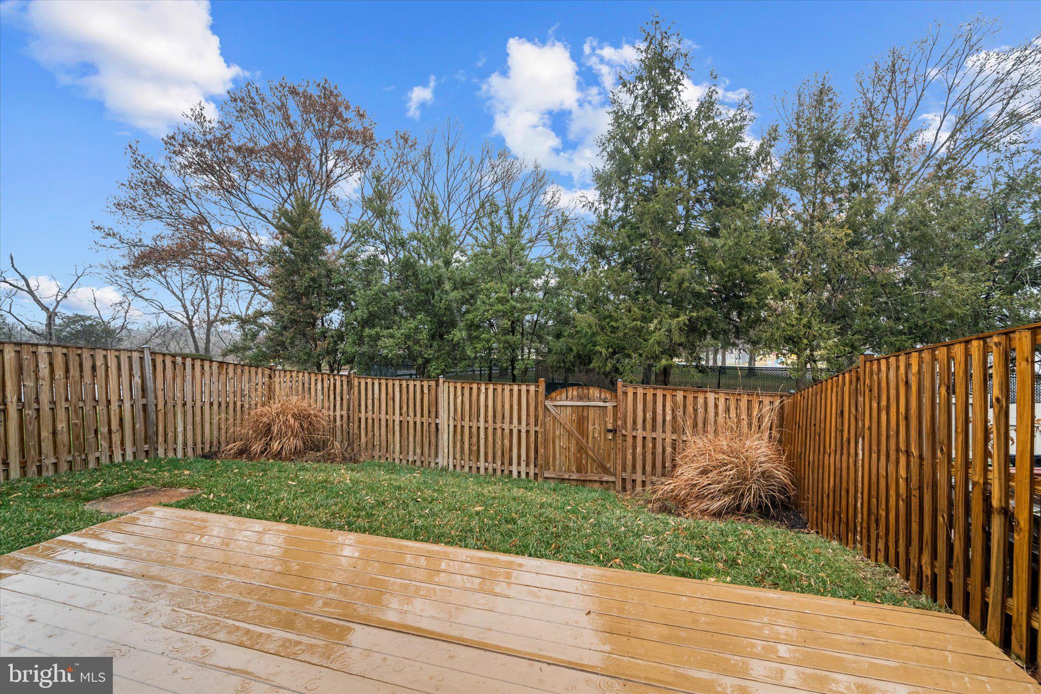 7776 GATESHEAD LANE