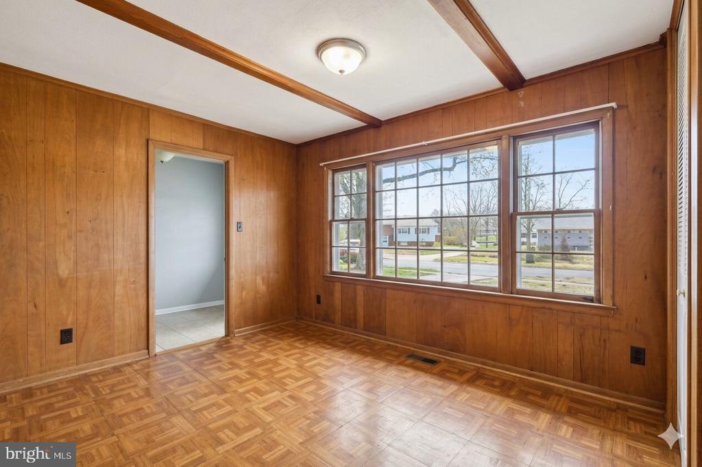 7605 ROSBURY COURT