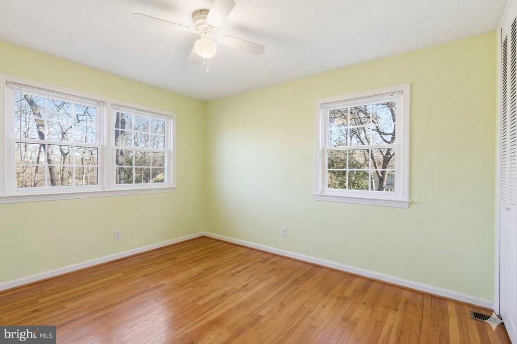 7605 ROSBURY COURT