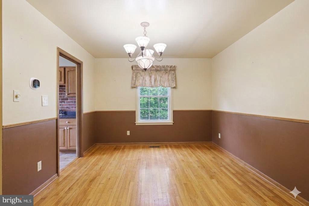 7605 ROSBURY COURT