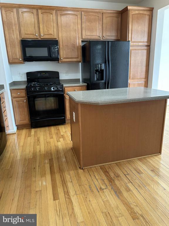 16606 BARGE CIRCLE