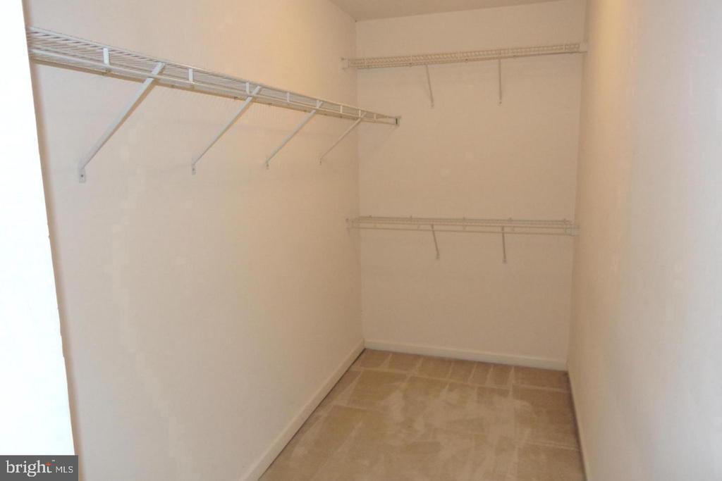16606 BARGE CIRCLE