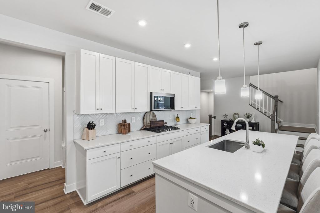 1555 MEADOWLARK GLEN ROAD