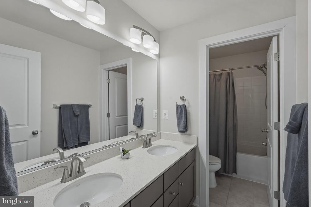 1555 MEADOWLARK GLEN ROAD