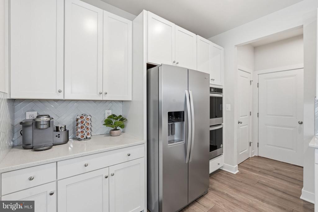 1555 MEADOWLARK GLEN ROAD