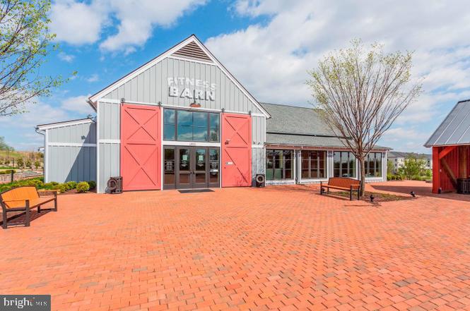 1555 MEADOWLARK GLEN ROAD