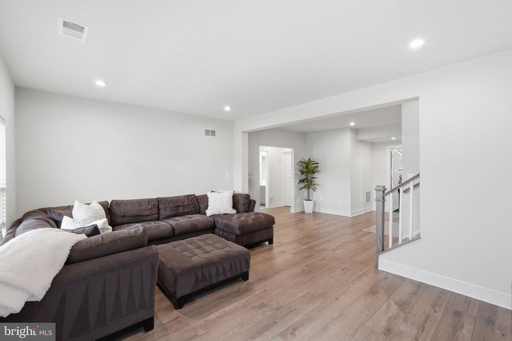 1555 MEADOWLARK GLEN ROAD