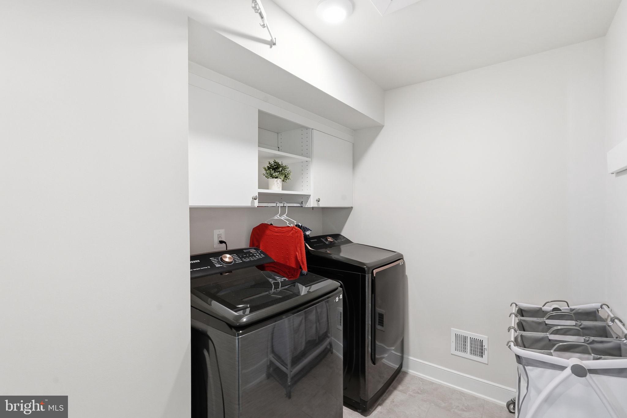 1555 MEADOWLARK GLEN ROAD