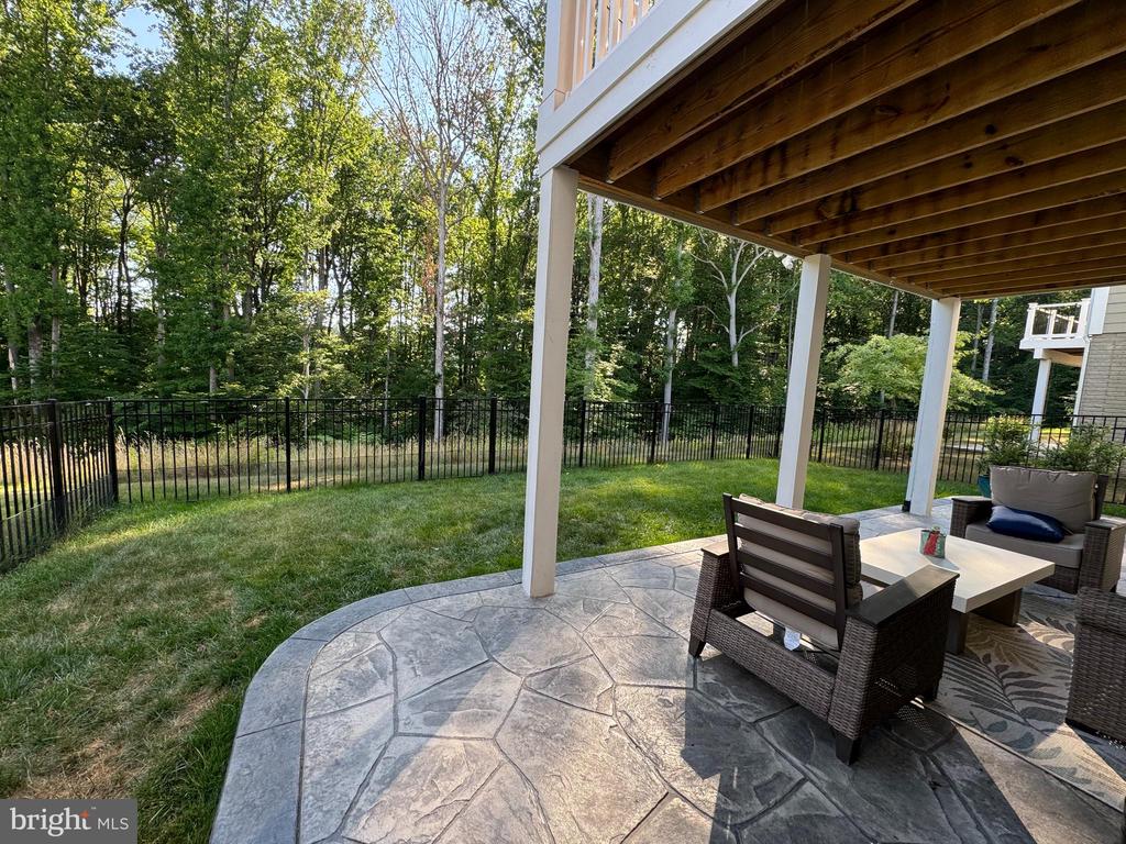 1555 MEADOWLARK GLEN ROAD