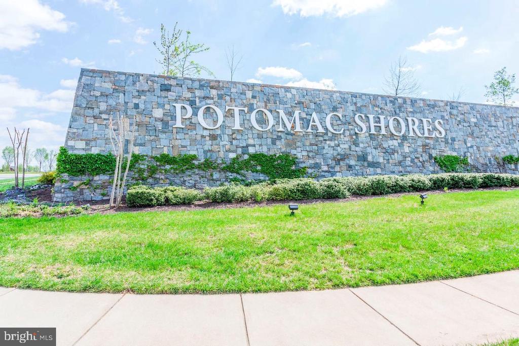 1555 MEADOWLARK GLEN ROAD