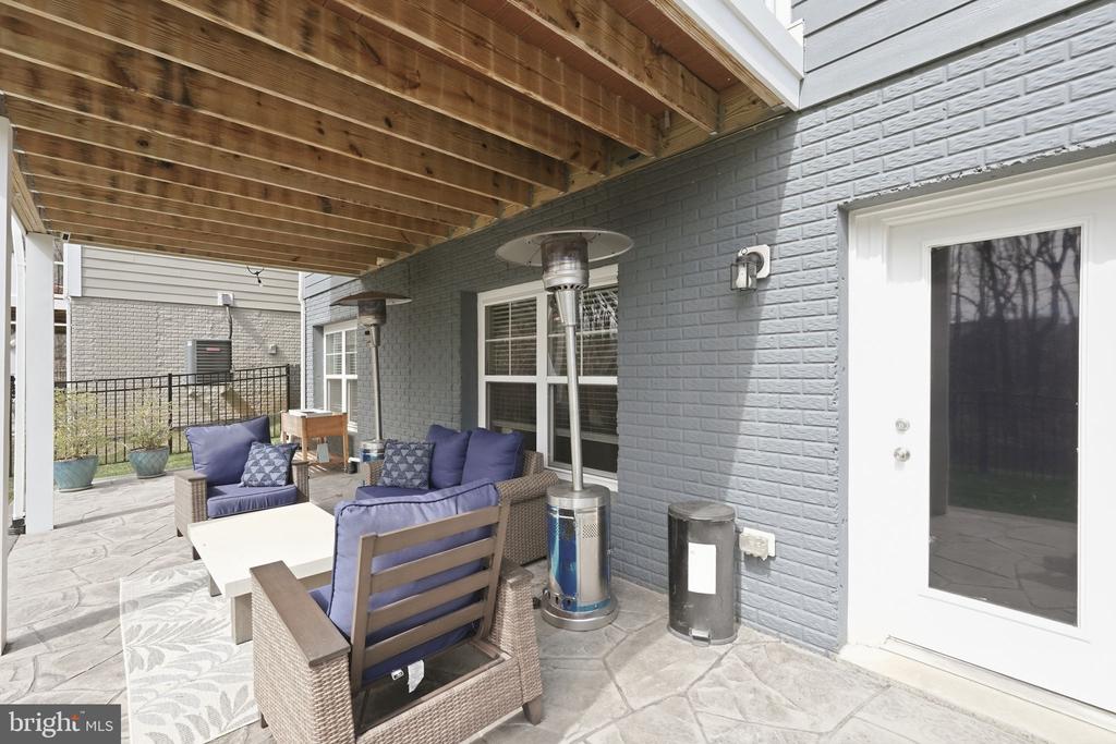 1555 MEADOWLARK GLEN ROAD