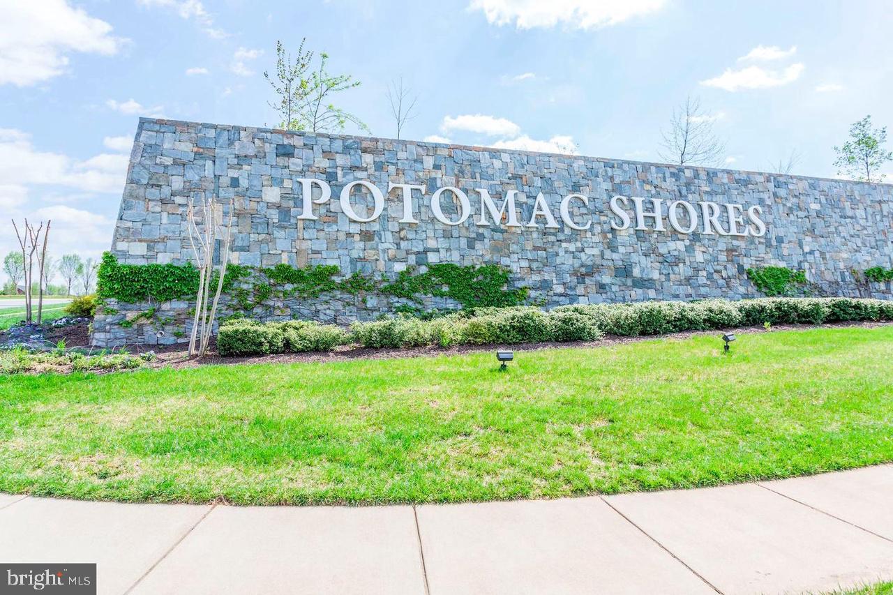 1555 MEADOWLARK GLEN ROAD