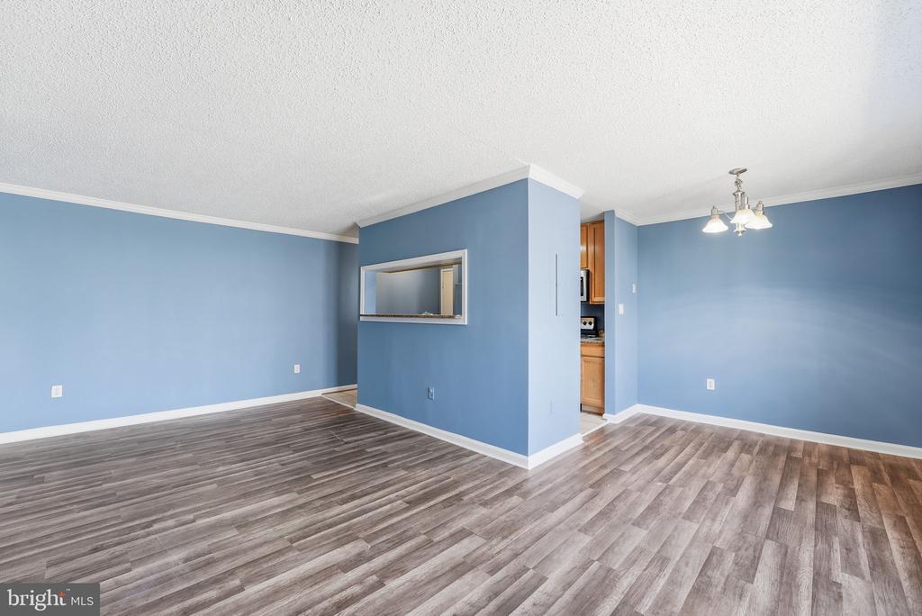 15536 HORSESHOE LANE 536