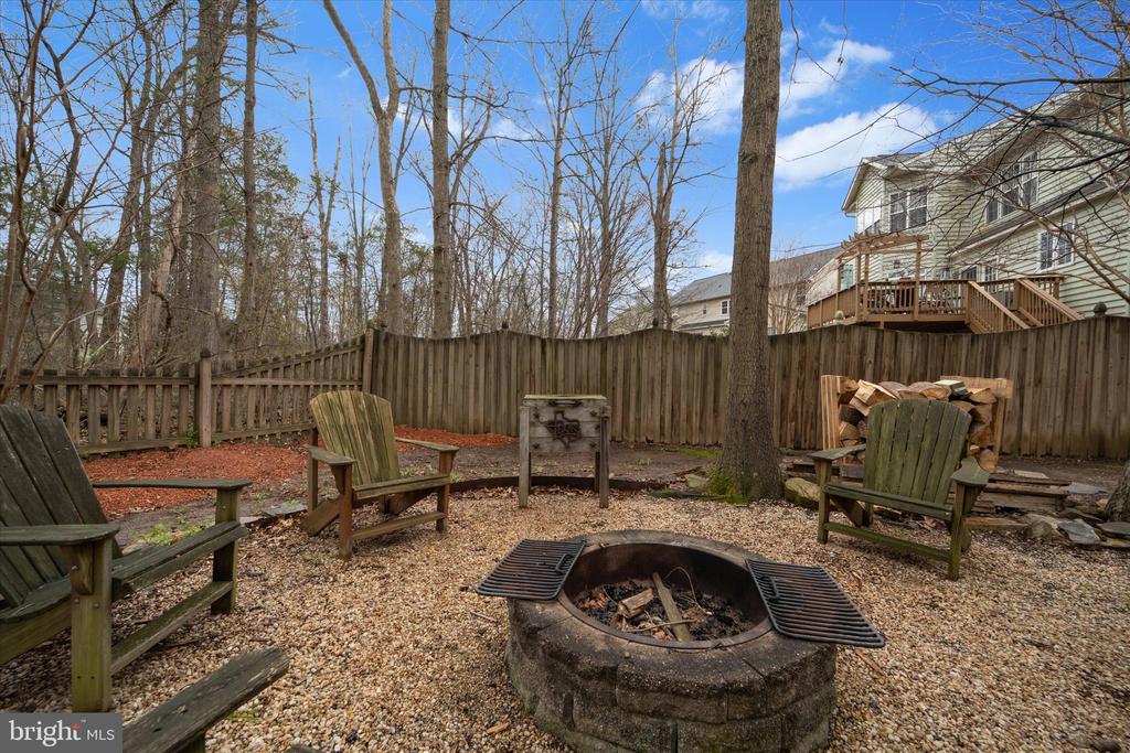 9325 RUSTIC BREEZE COURT