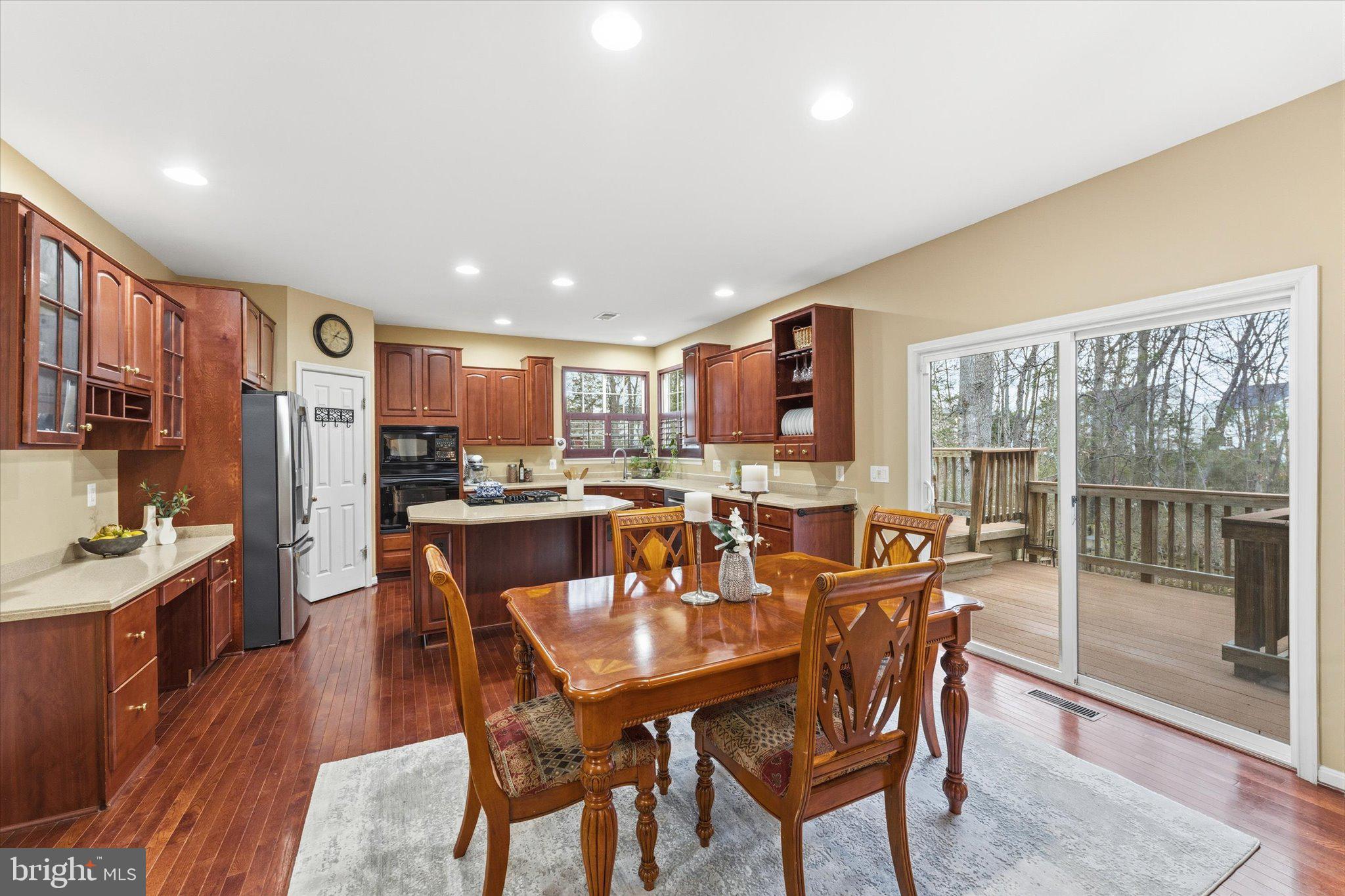 9325 RUSTIC BREEZE COURT