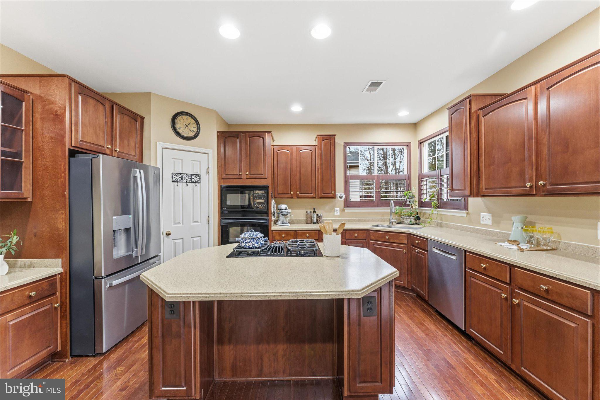 9325 RUSTIC BREEZE COURT