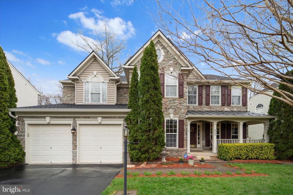 9325 RUSTIC BREEZE COURT