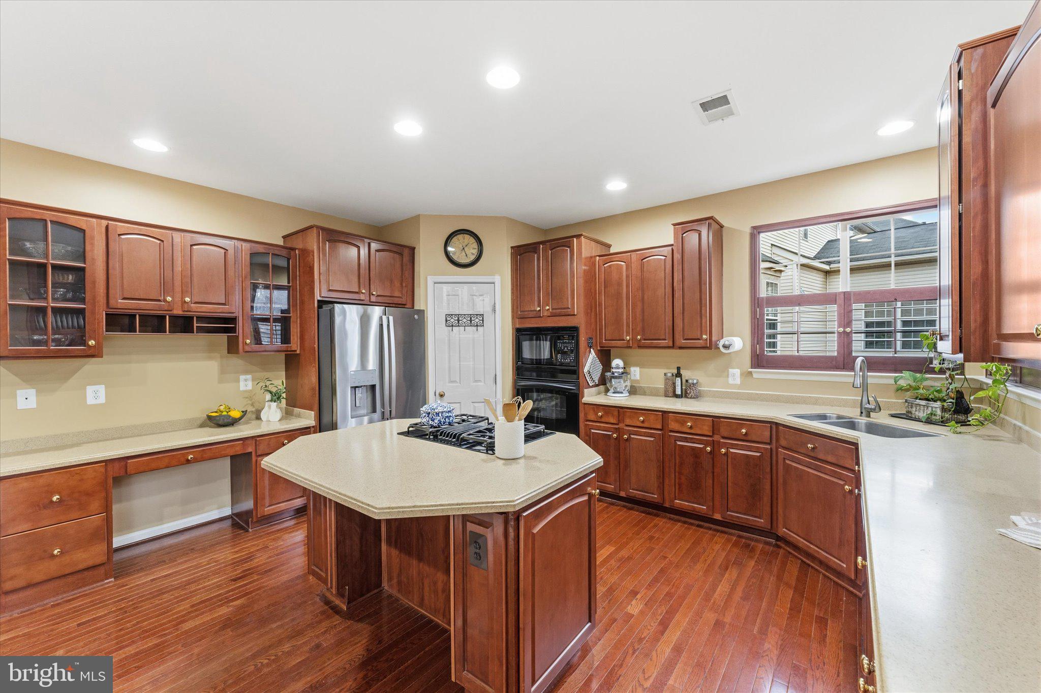 9325 RUSTIC BREEZE COURT