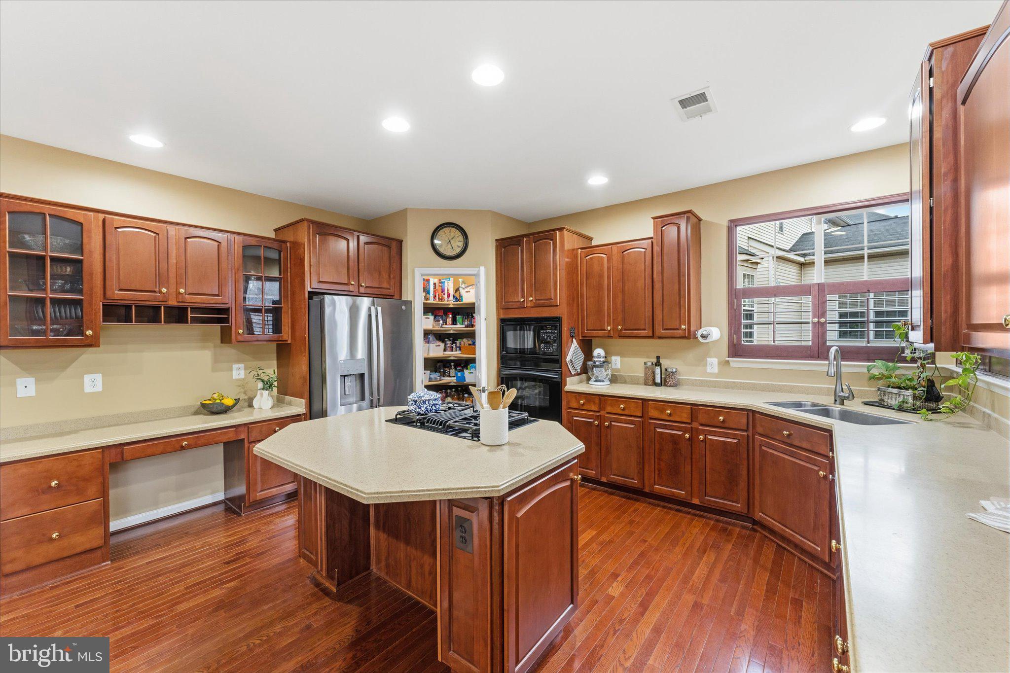 9325 RUSTIC BREEZE COURT