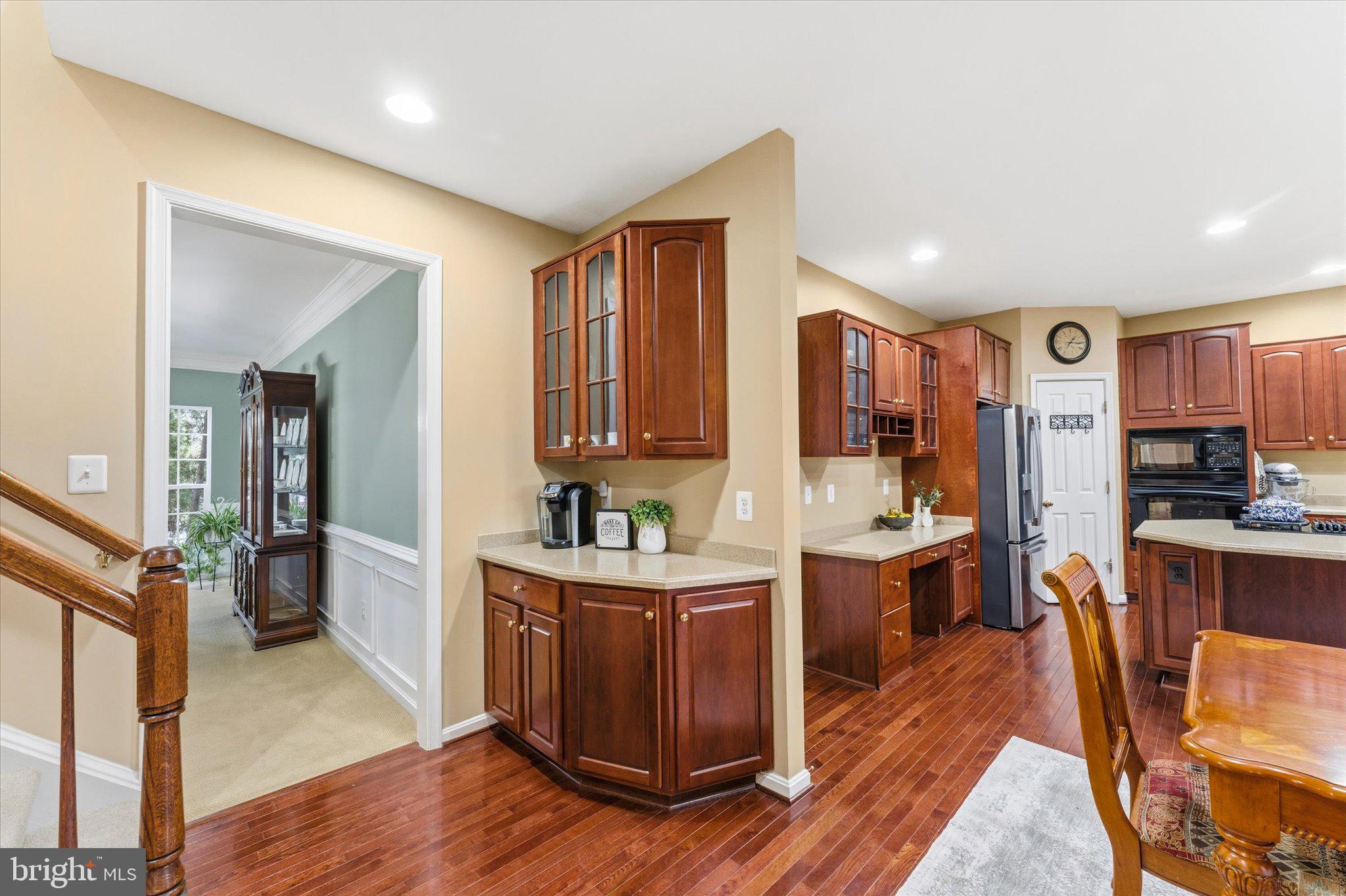 9325 RUSTIC BREEZE COURT
